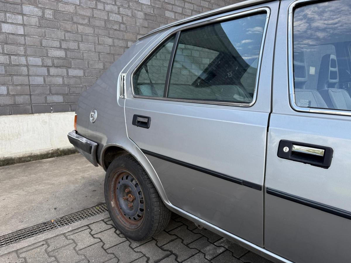 Volvo 340 original Tür hinten rechts silber 5 Türer Rohbau BJ86